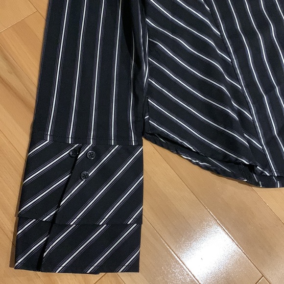 VEUC/like new Ricki’s Button Up Blouse-Black with Grey & Silver Stripes- size 10 - Picture 13 of 16